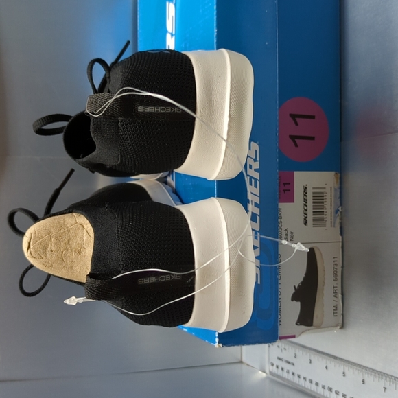 BNIB Skechers woman’s size 11 Black - Picture 7 of 7